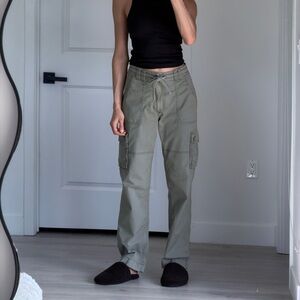 Hollister High-Rise Dad Cargo Pants – Size 4R / W27